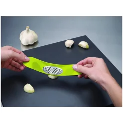 Karaca Joseph Joseph 20062 Garlic Rocker Knoblauchbrecher Grün Grün01 Outlet