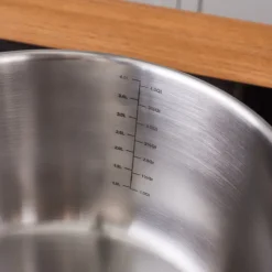Karaca Elite Edelstahl-Induktions-Kochtopf mit Deckel, 22 cm, Silber Hot