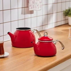 Karaca Loreto Emaille-Teekannen-Set – Rot Hot