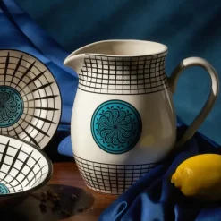 Karaca Paye Seljuk Kollektion Porzellankrug, 1500 ml, Blau Mehrfarbig Blau01 Outlet