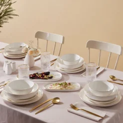 Karaca Stream Bone China Favaro 53-teiliges Tafelservice für 12 Personen, Gold Best
