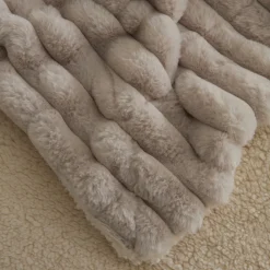 Karaca Stripe Sherpa Graue Decke 150x200 Açık Gri New