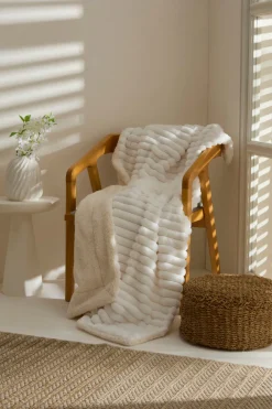Karaca Stripe Sherpa Weiße Decke 130x150 Beyaz Clearance