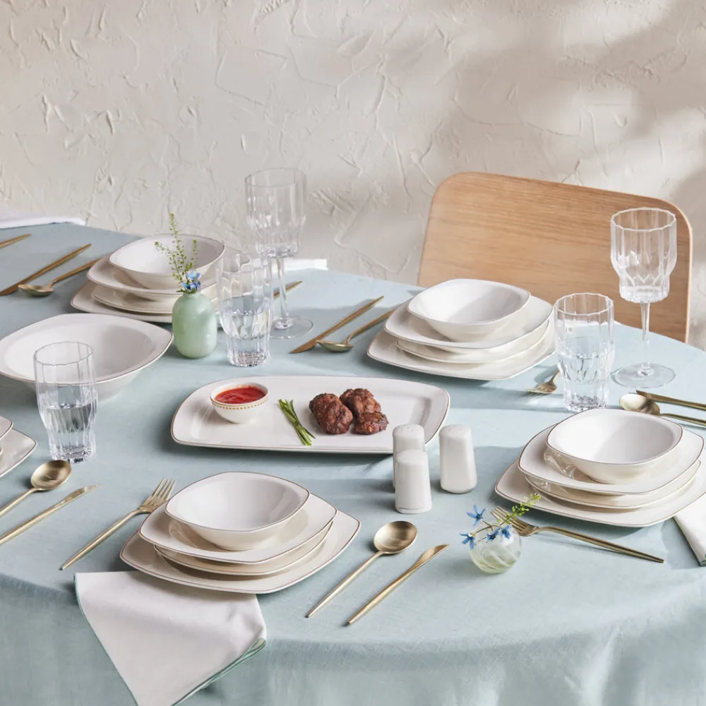 Karaca Timeless 59-teiliges Porzellan Halb-Quadratisches Dinner-Set für 12 Personen, Gold Hot